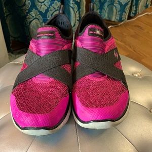Women’s Skechers size 9.5